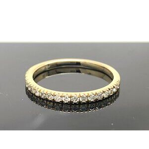 Elegant Gold Diamond Ring